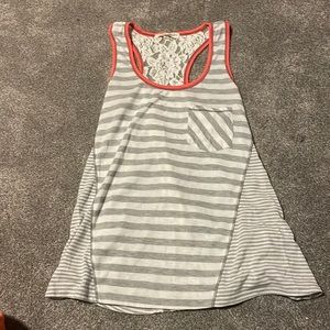 Tank top size small